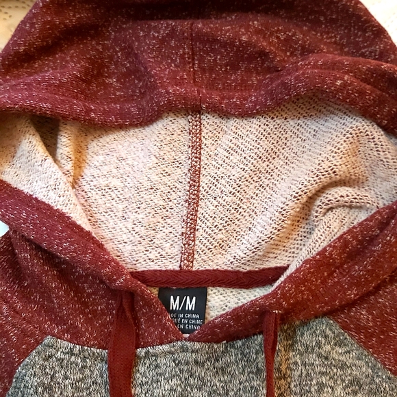 Hoodie with side zippers Size M - Picture 6 of 6